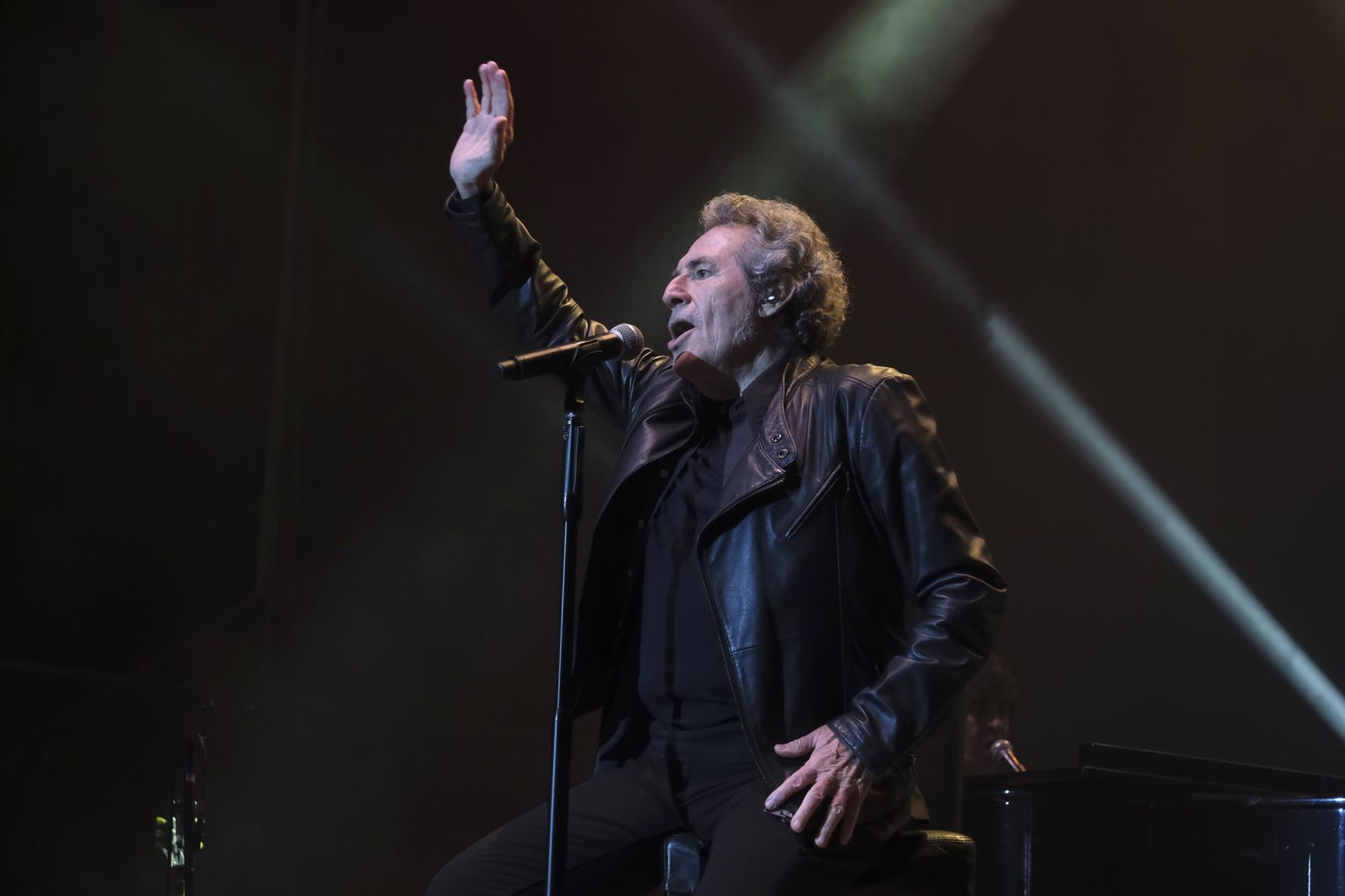 Miguel Ríos, en un momento de su concierto en Córdoba.