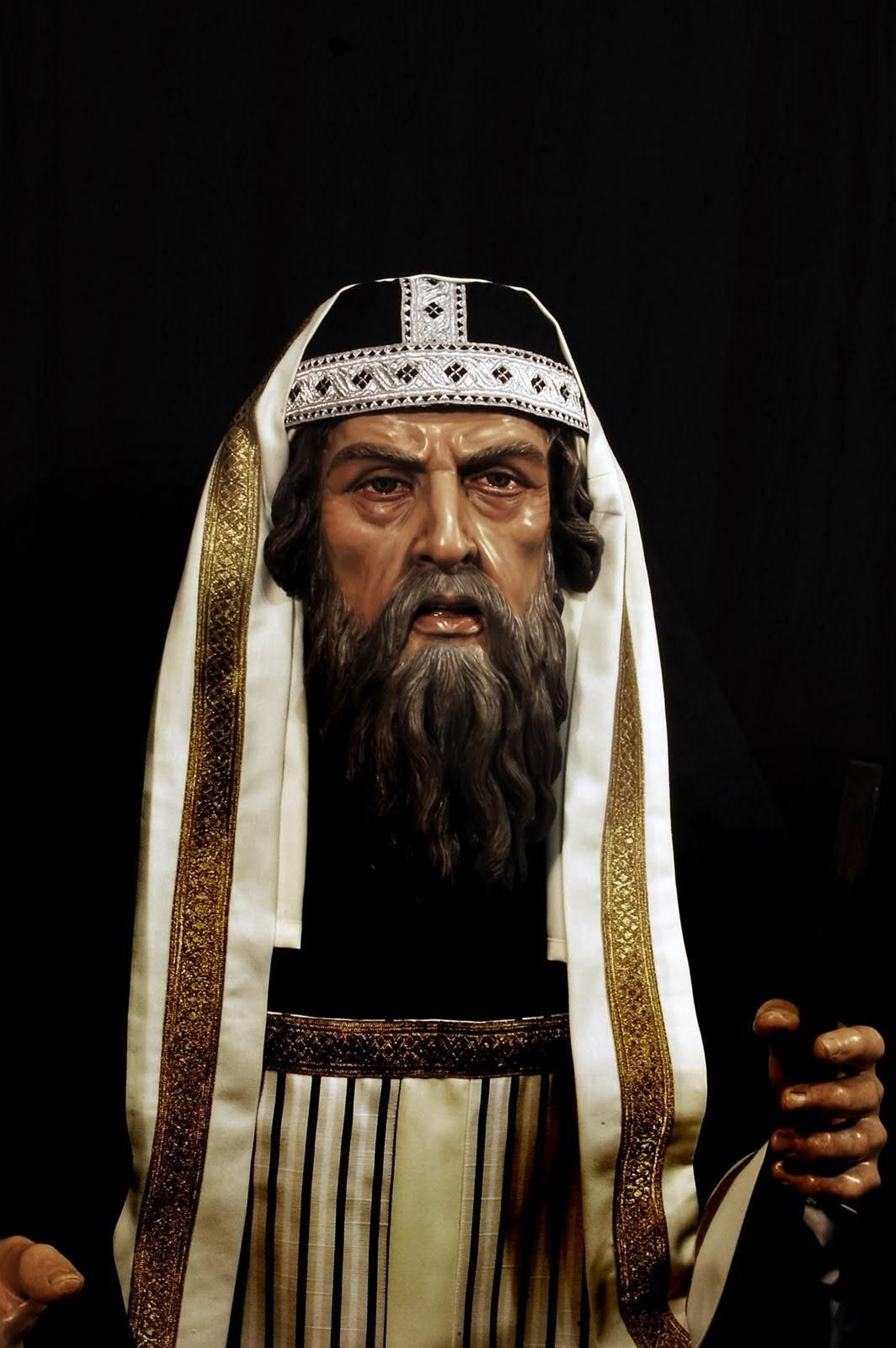 Sanedrita hecho por Ventura Gómez para la hermandad del Cautivo de Mairena del Alcor.