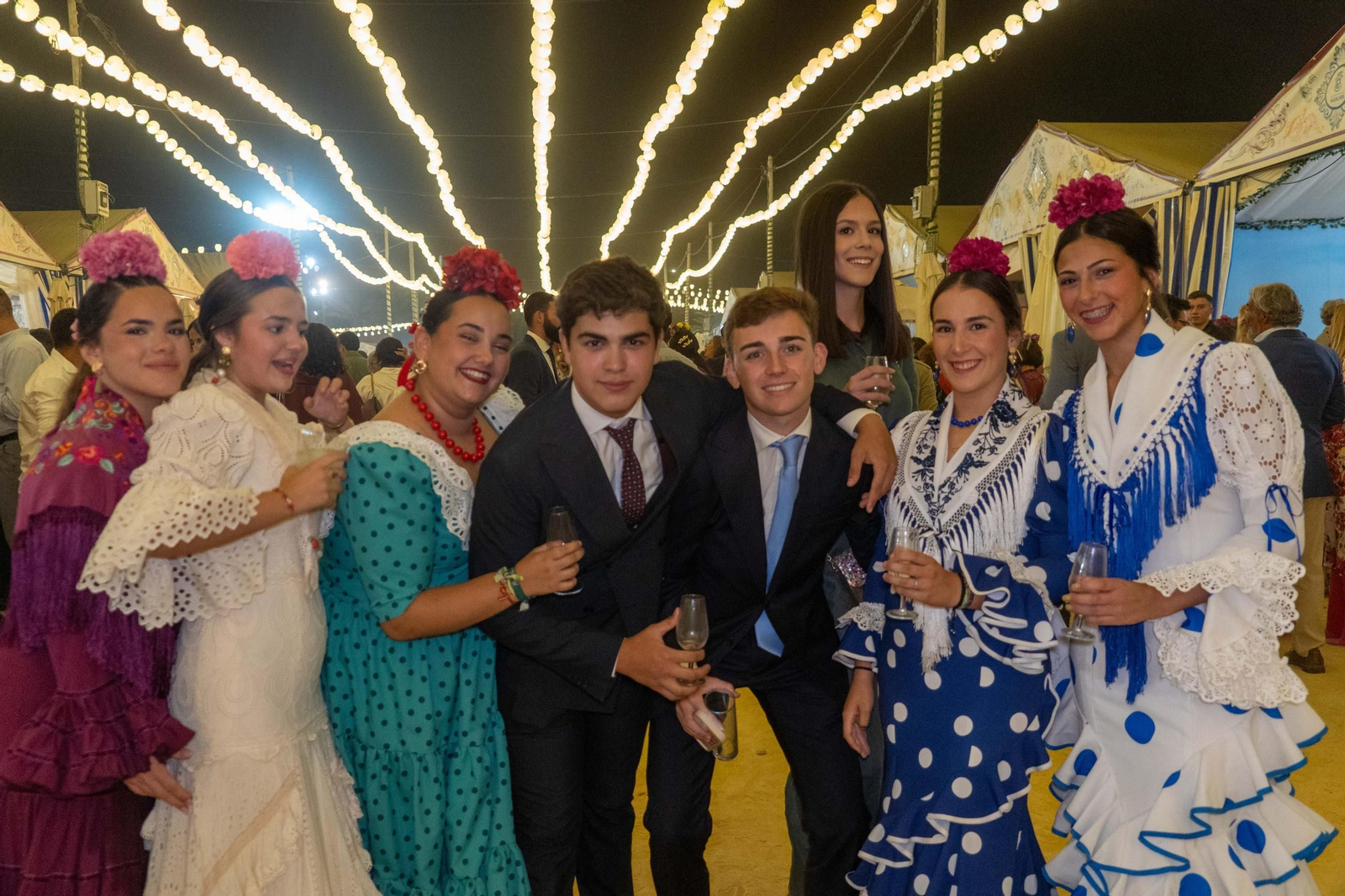 Imágenes del ambiente del ambiente de la noche del sábado en la Feria de Otoño y del Caballo 2025 de Huelva