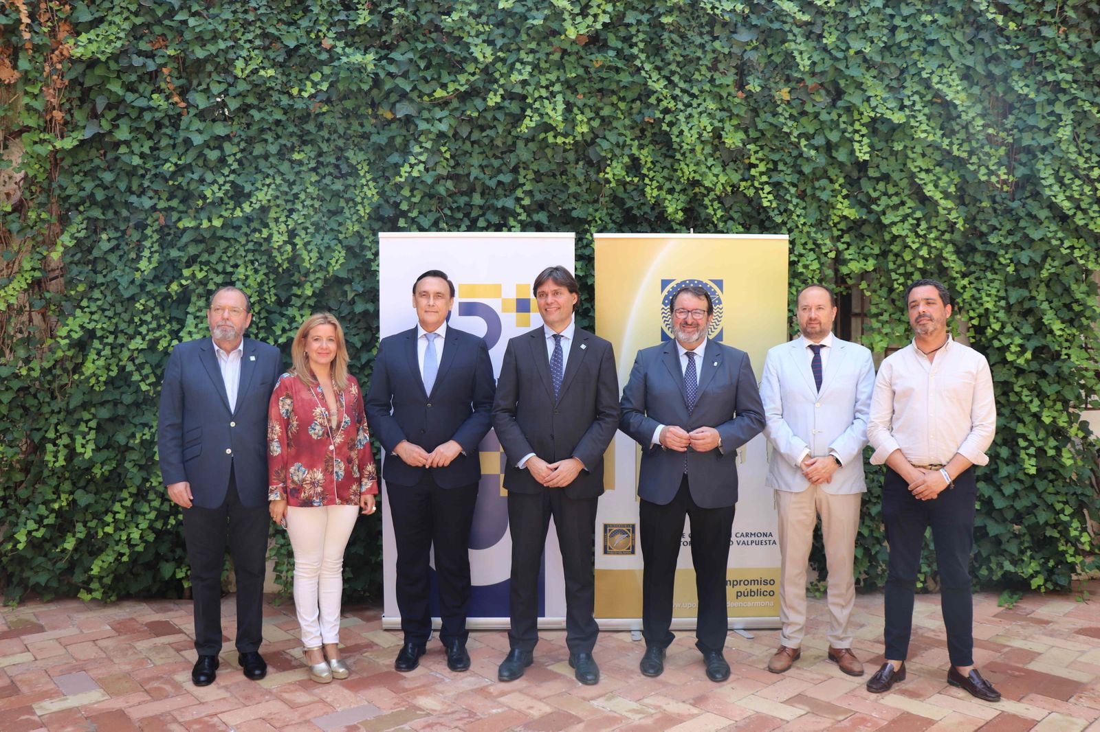 Visita del Consejero de Universidades a Carmona