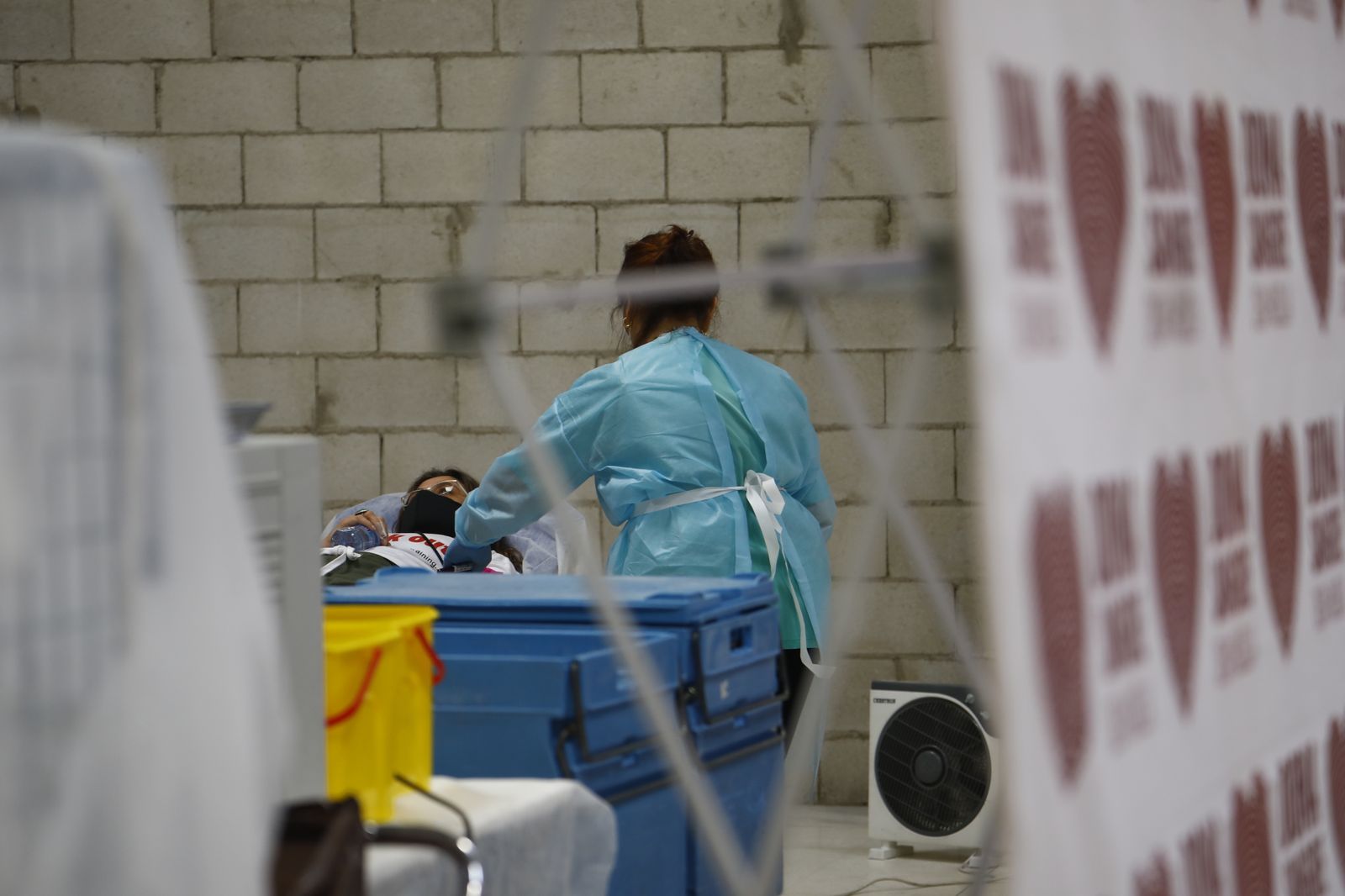 La campaña de donación de sangre en el centro comercial El Arcángel, en imágenes