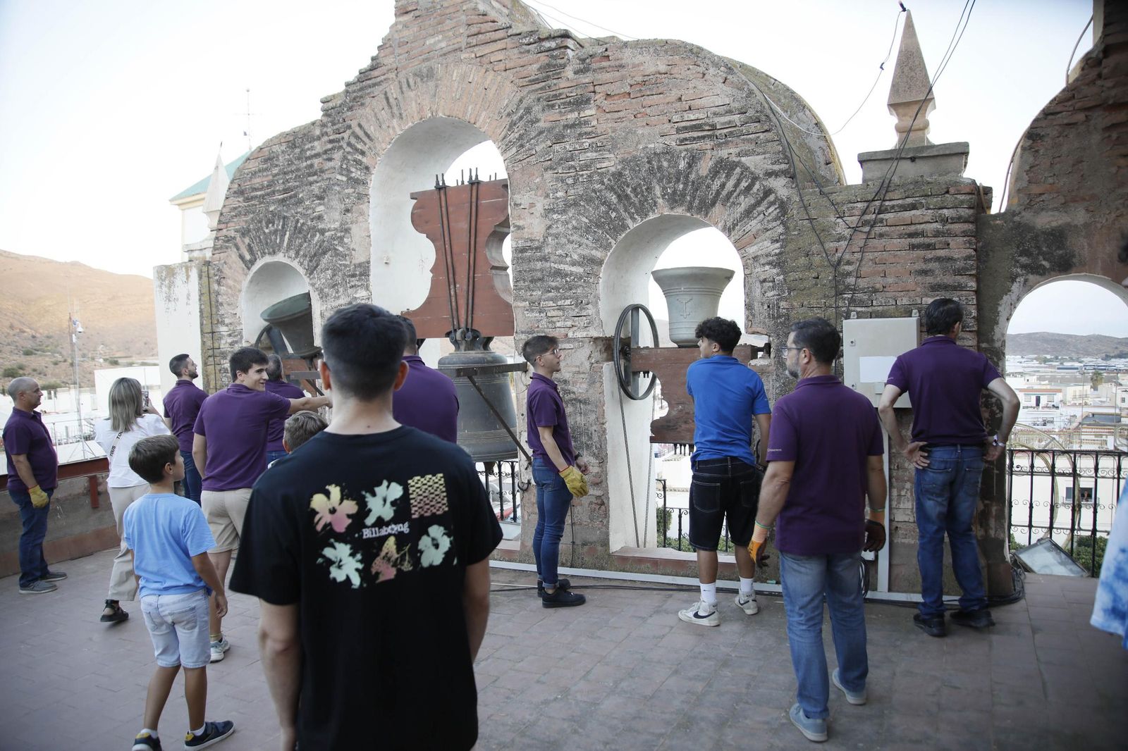 Las imágenes de la misa vespertina y procesión del Cristo de la Luz de Dalías