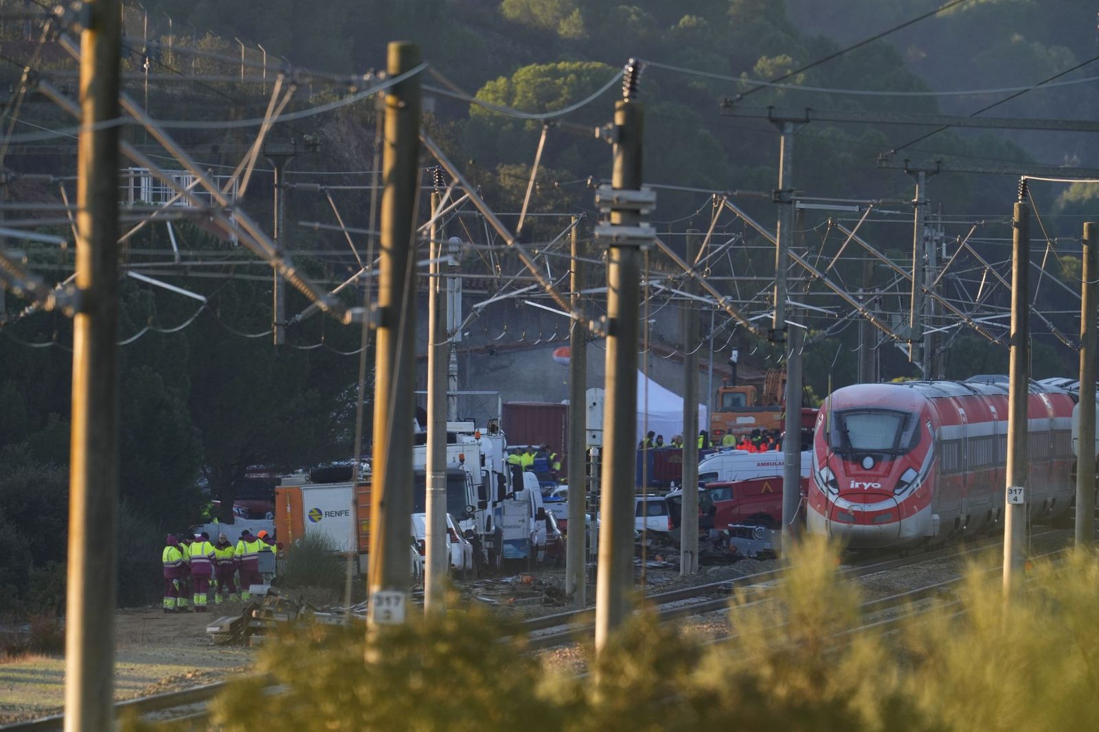 Adamuz afronta el segundo día después de la tragedia ferroviaria