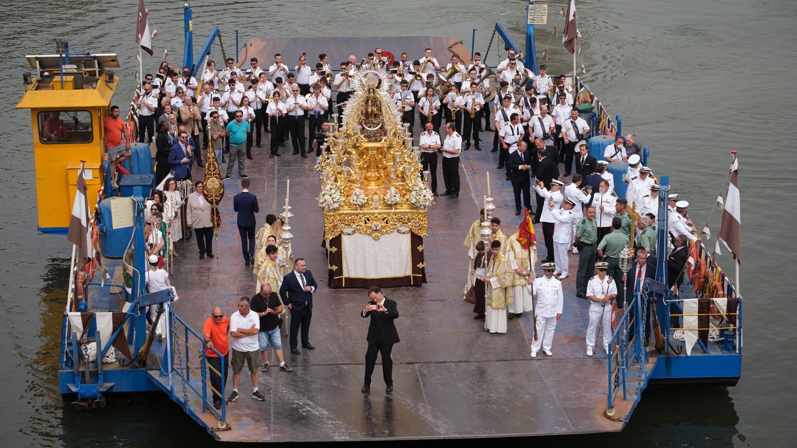 La procesión fluvial de la Virgen del Carmen este sábado
