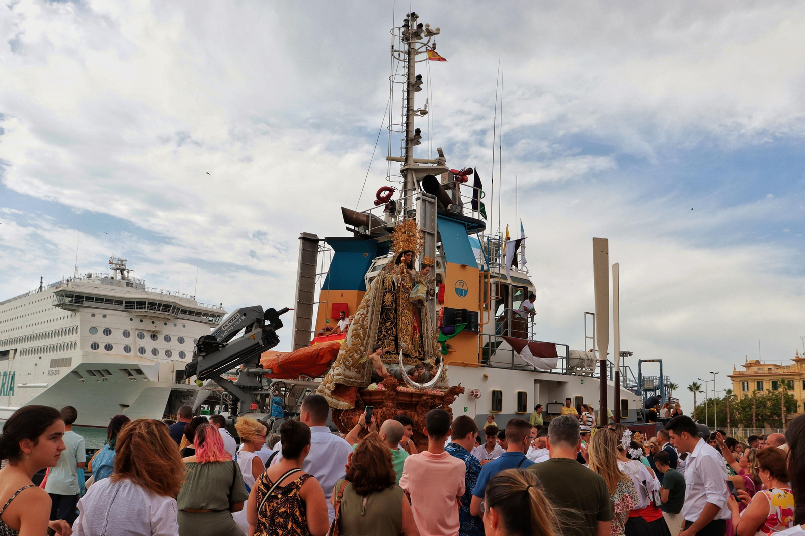 Embarque y procesión de la Virgen del Carmen del Perchel, en fotos