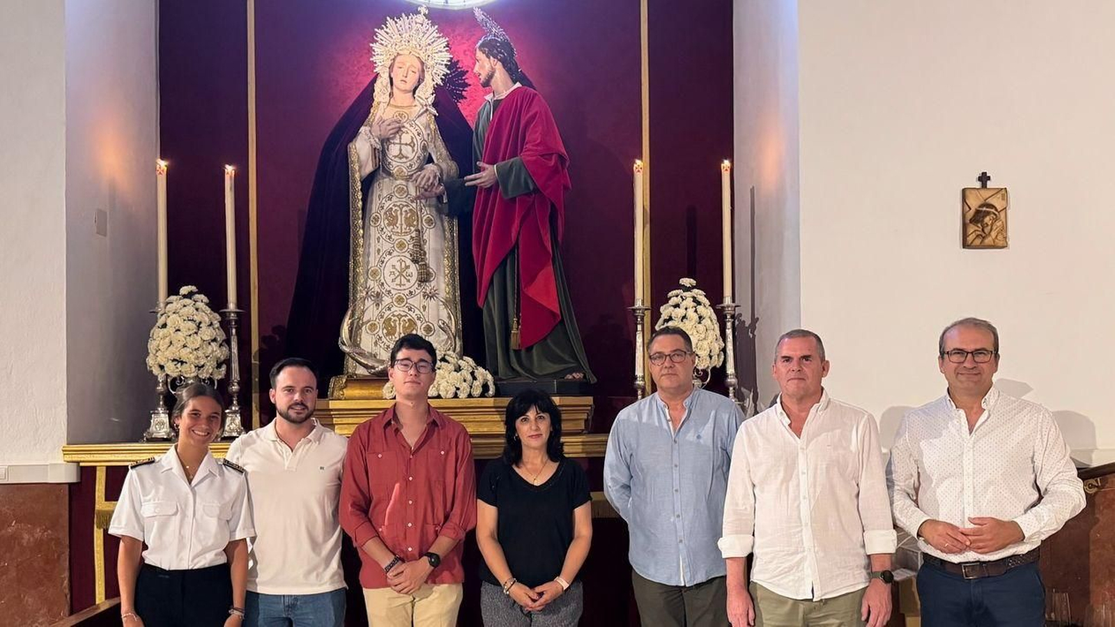 Representantes de la Hermandad de Humildad y Paciencia y de la banda de música Maestro Dueñas tras la firma del acuerdo.
