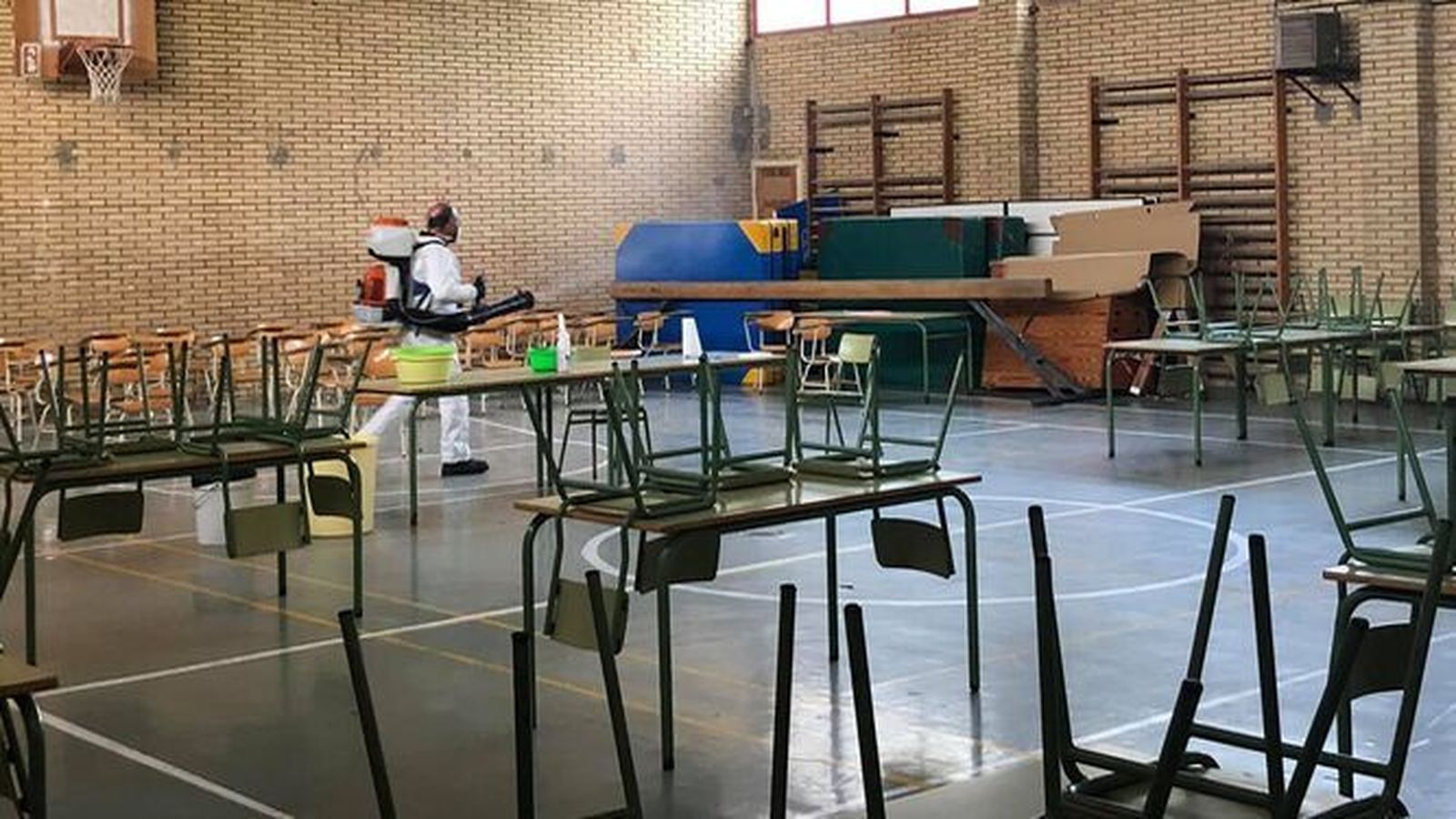 Desinfección de un colegio.