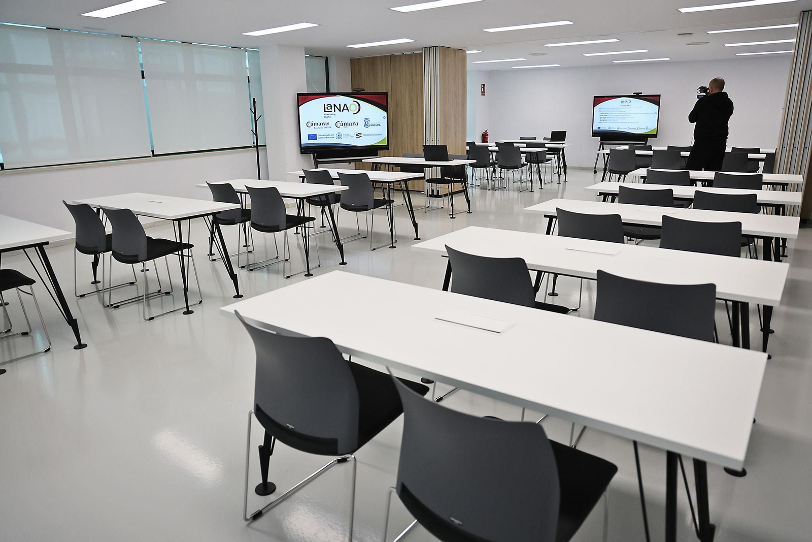 Imágenes de la inauguración del coworking digital 'La Nao'.