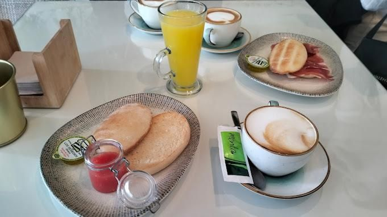 Menta Healthy Food & Coffee