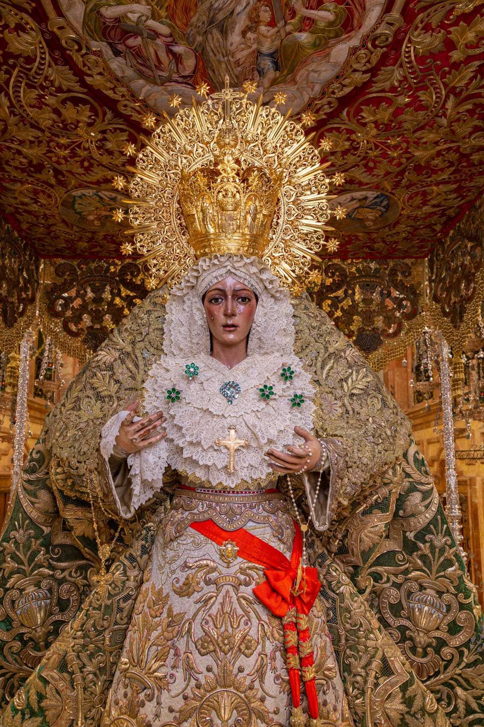 La Macarena ya se encuentra en su paso de palio.