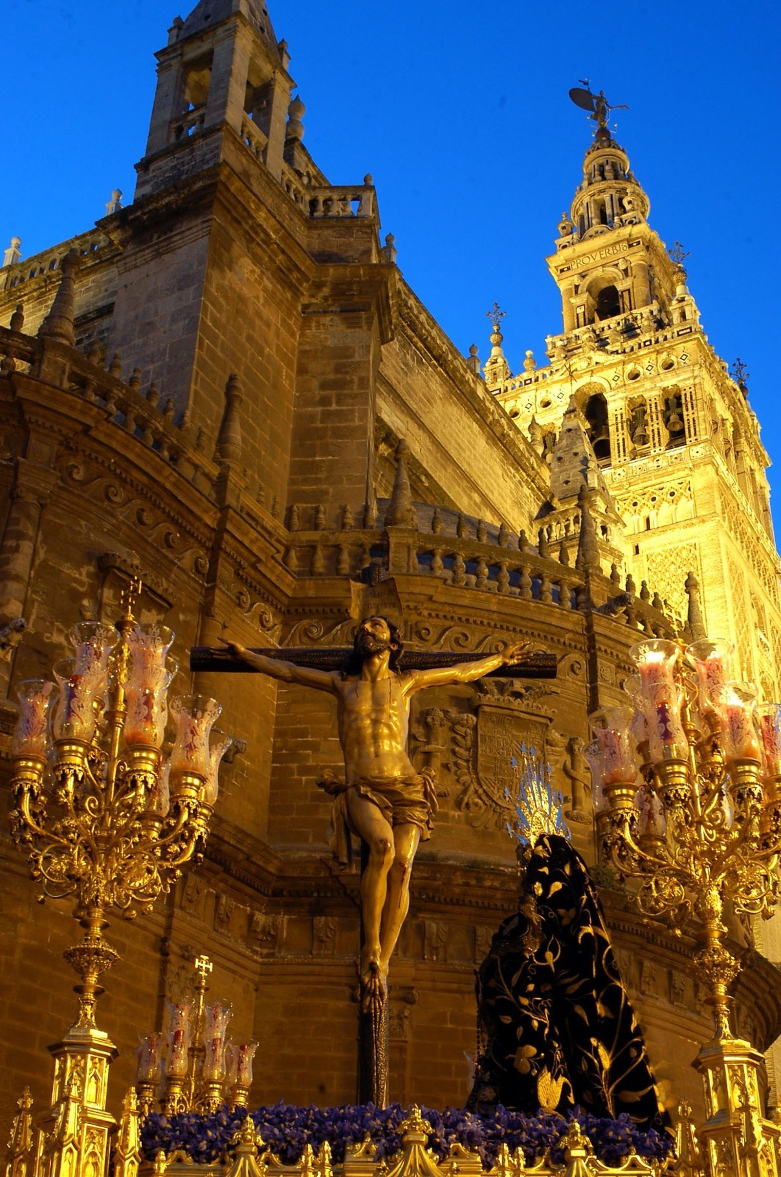 Las mejores imágenes del Santo Entierro Grande de 2004