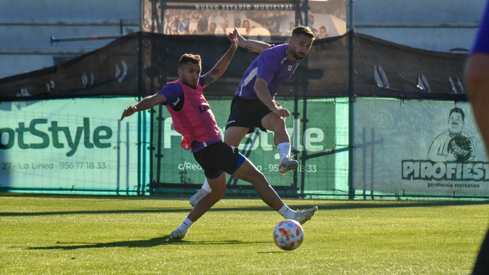 Fotos del primer entrenamiento de Víctor Basadre nuevo entrenador de la Balona