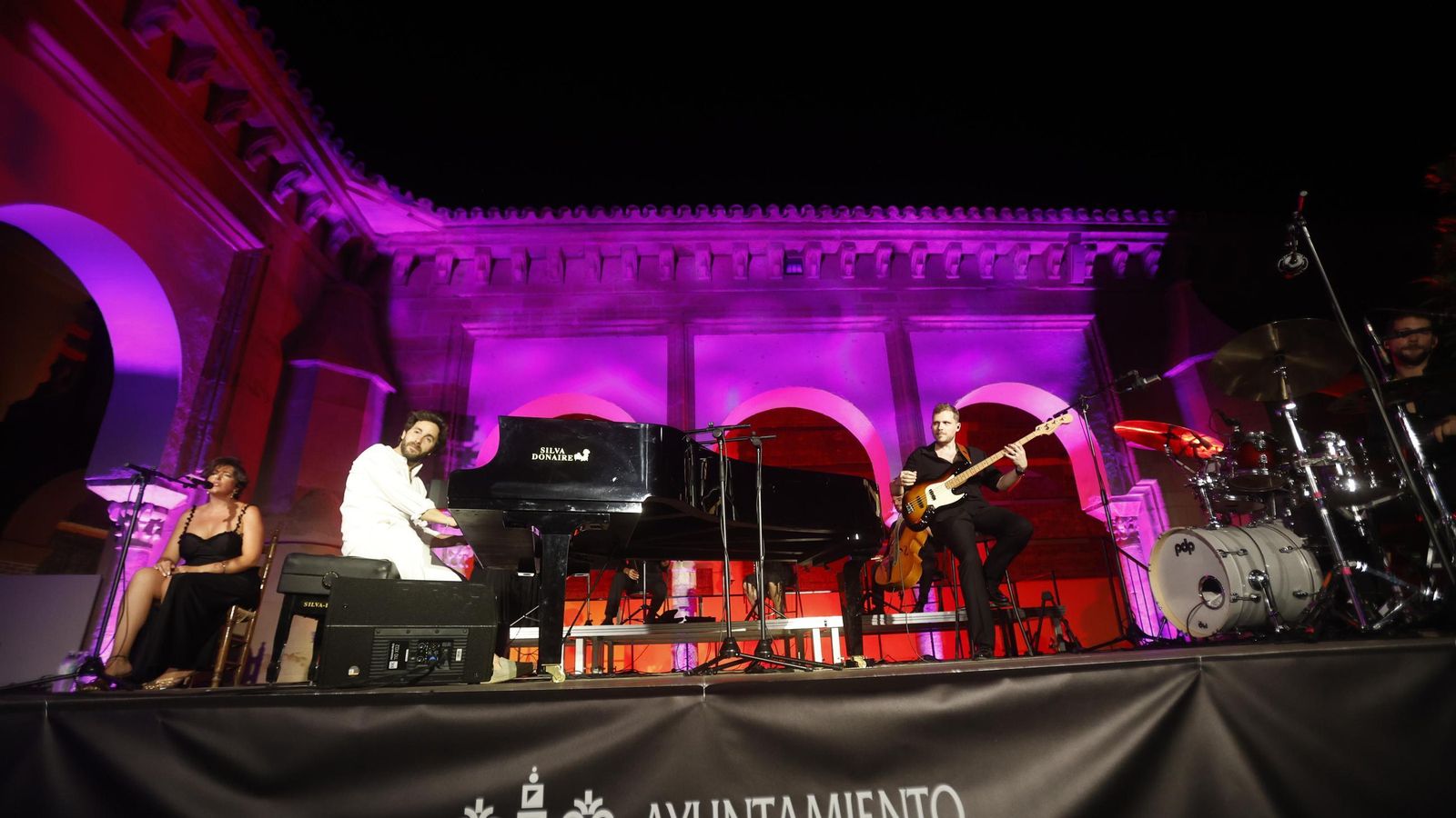 Chico Pérez en la Noche Blanca del Flamenco de Córdoba. Chico Pérez en la Noche Blanca del Flamenco de Córdoba.