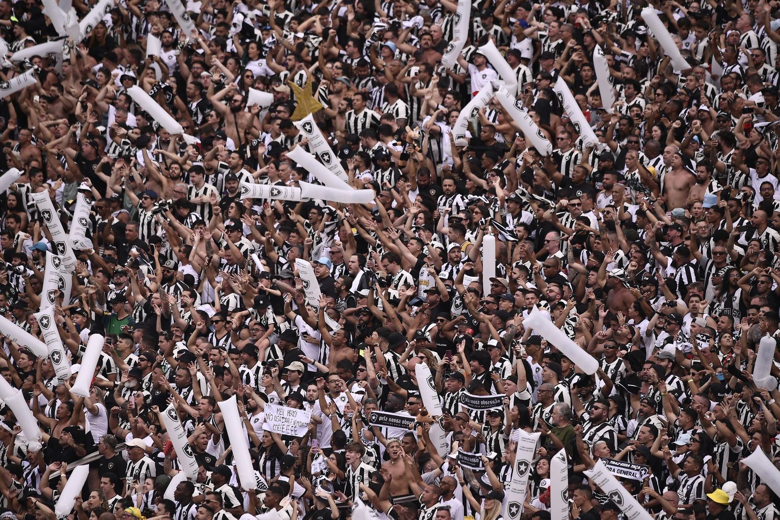 Las fotos de una final de la Libertadores histórica; Botafogo, campeón con 10, ante Atlético Mineiro