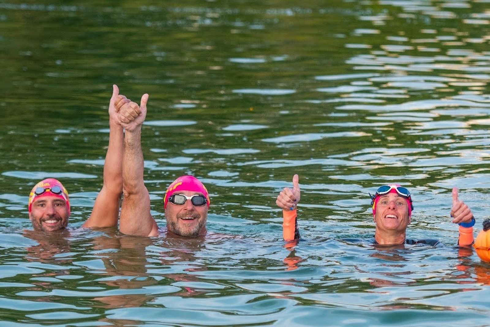 Triatlón a lo largo del Guadalquivir a beneficio de la Fundación Vicente Ferrer