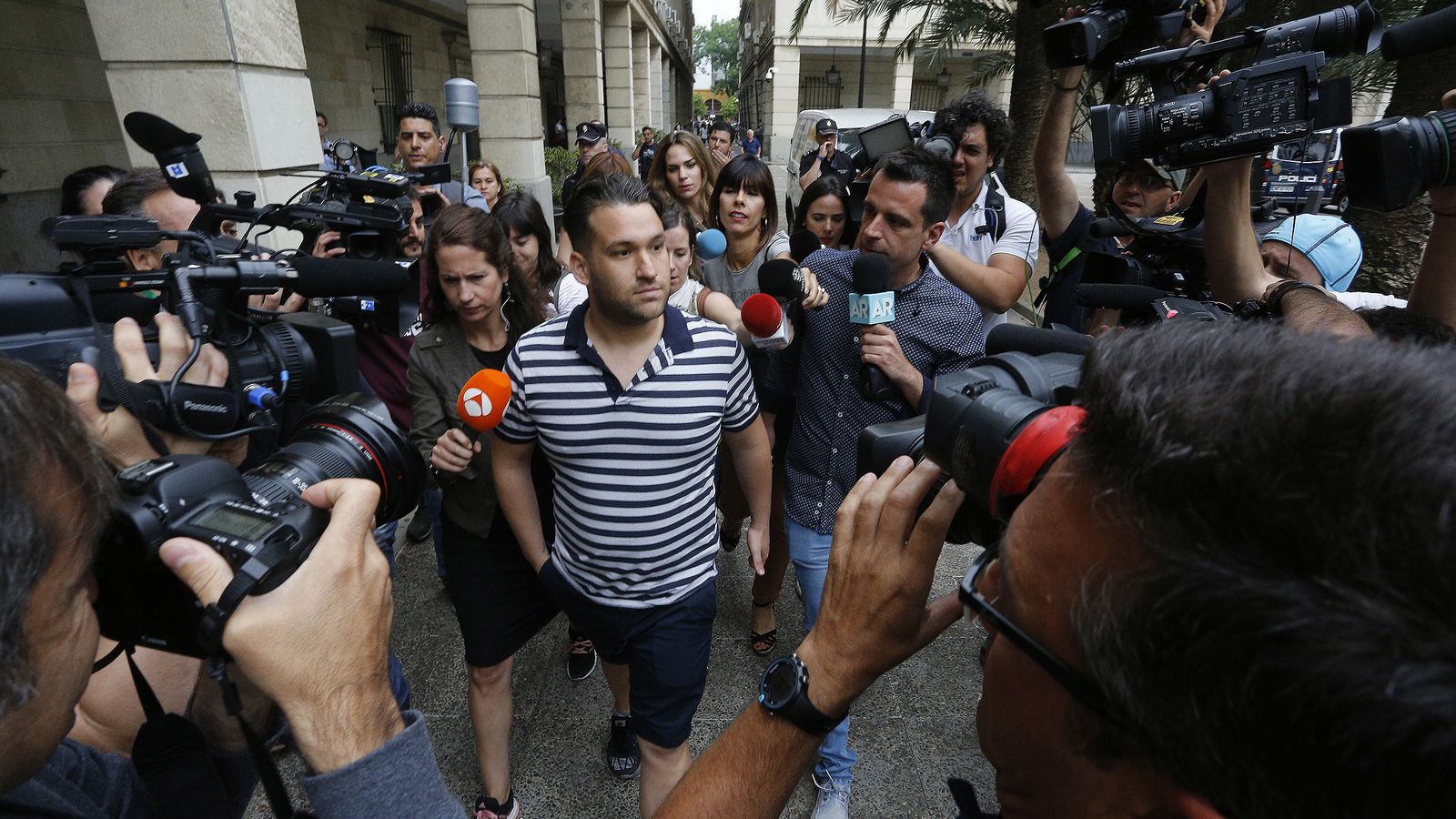 José Ángel Prenda, ante una gran expectación mediático, en los juzgados.