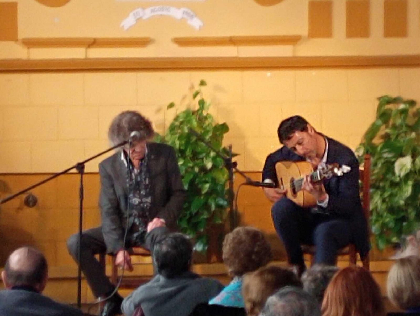 José de los Camarones y Santiago Moreno, en la peña El Nitri.