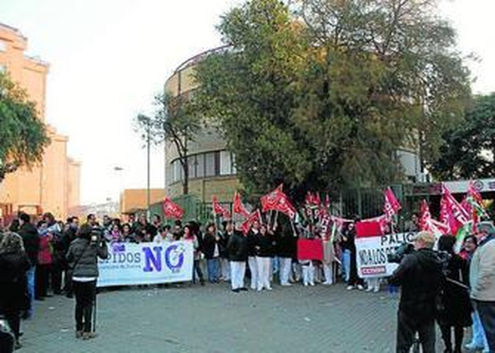 manifestación contra los despidos ante Cantero Cuadrado, en diciembre de 2013.