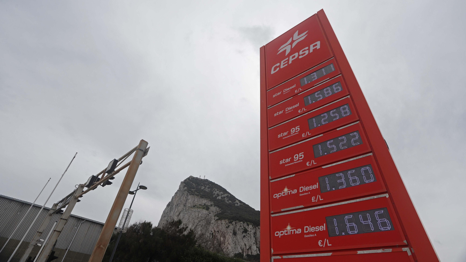 Fotos de colas en las gasolineras del Campo de Gibraltar