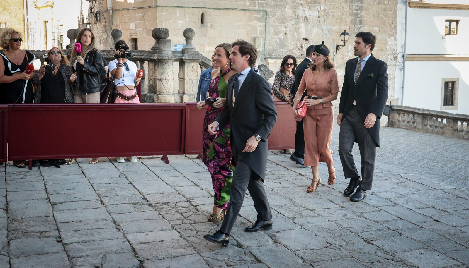 Imágenes de los asistentes a la boda de Ana Cristina Portillo Domecq en la Catedral de Jerez Imágenes de los asistentes a la boda de Ana Cristina Portillo Domecq en la Catedral de Jerez