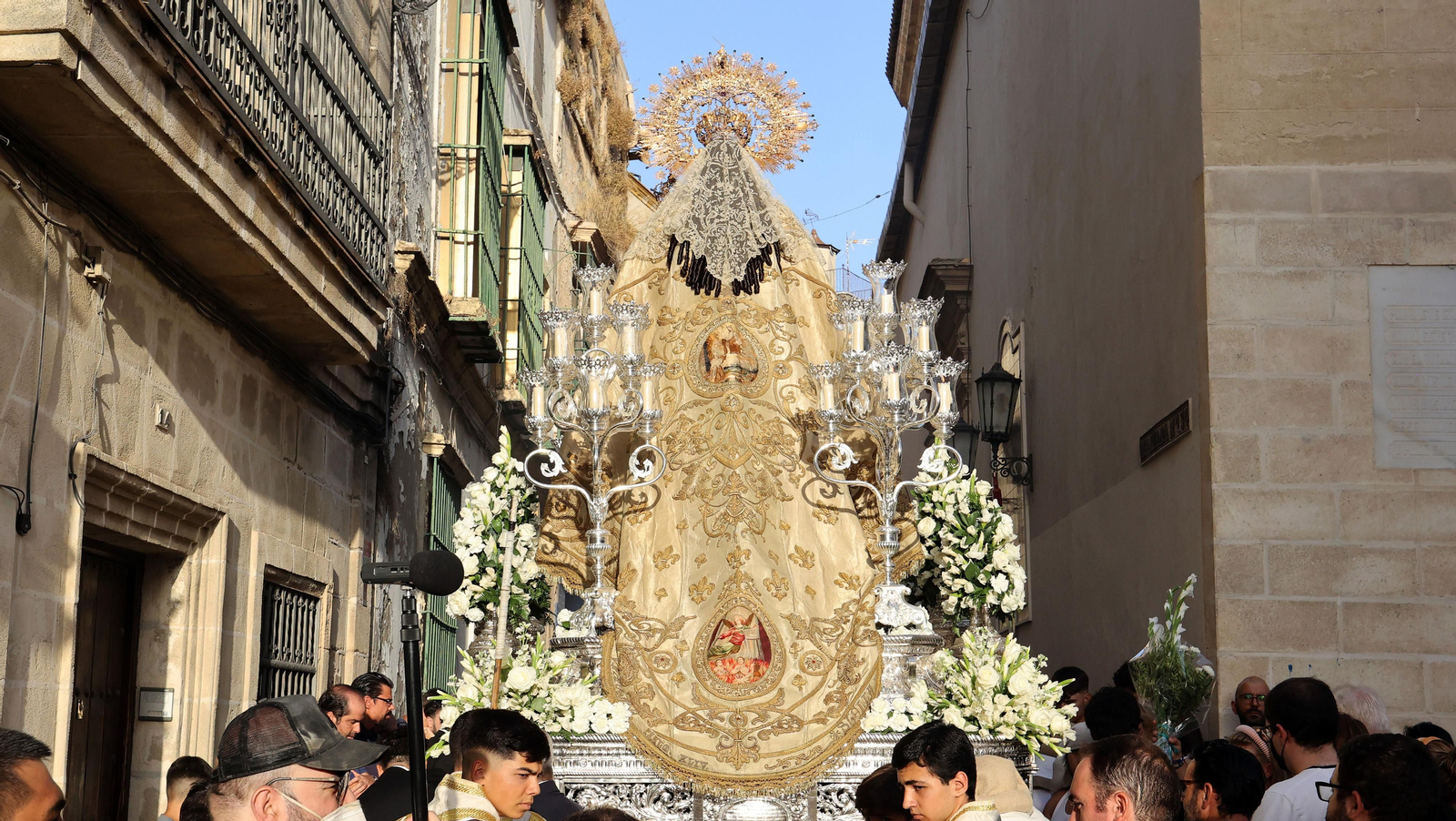 La Virgen del Carmen procesiona por Jerez
