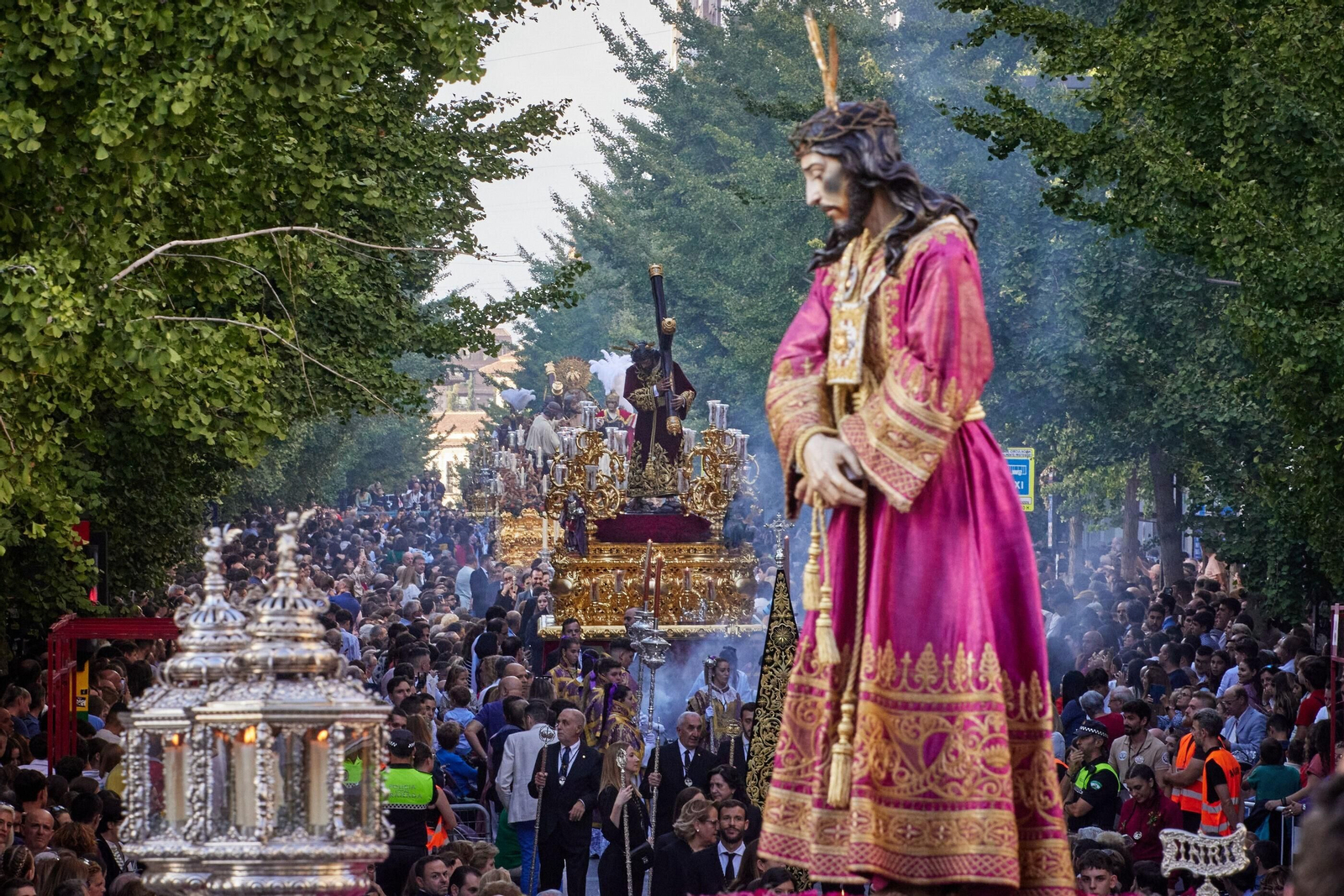 La celebración de la Procesión Magna de Granada, en imágenes
