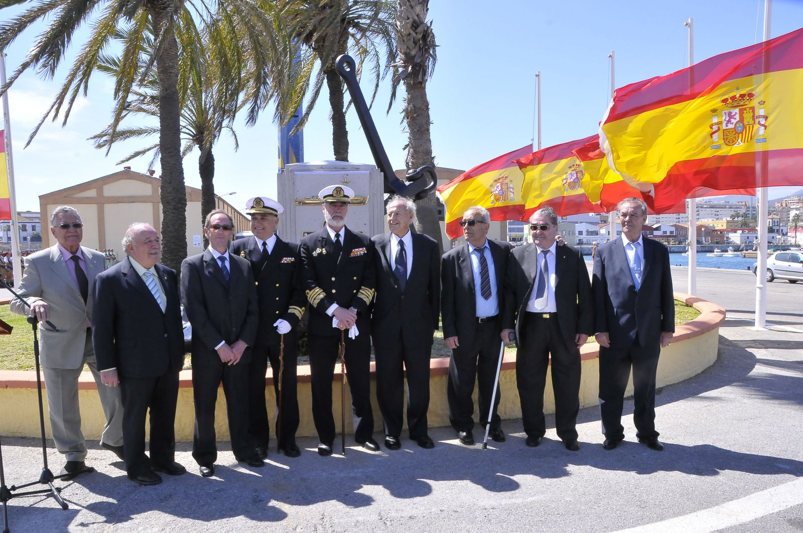Algunos de los supervivientes del 'Guadalete', en el homenaje que se vivió en Ceuta hace diez años, aunque algunos de ellos han fallecido en la última década.
