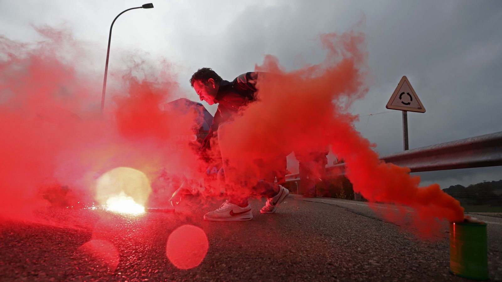 Funcionarios de Botafuegos en huelga