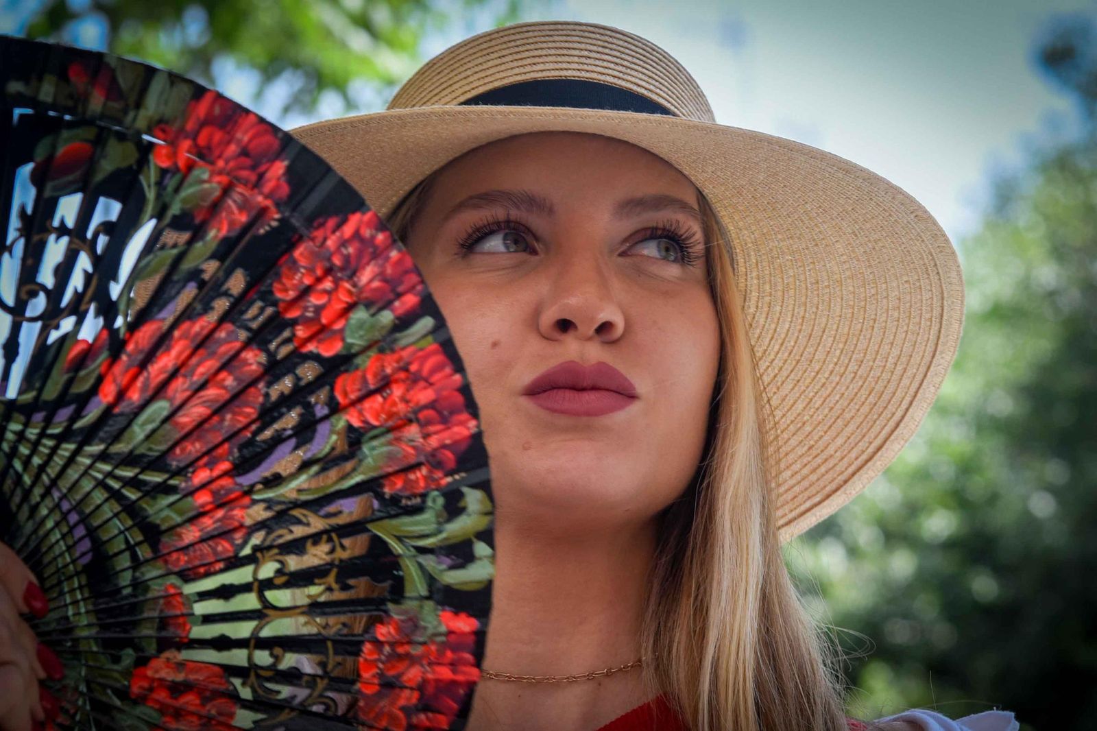 La moda de los sombreros ha regresado a Sevilla