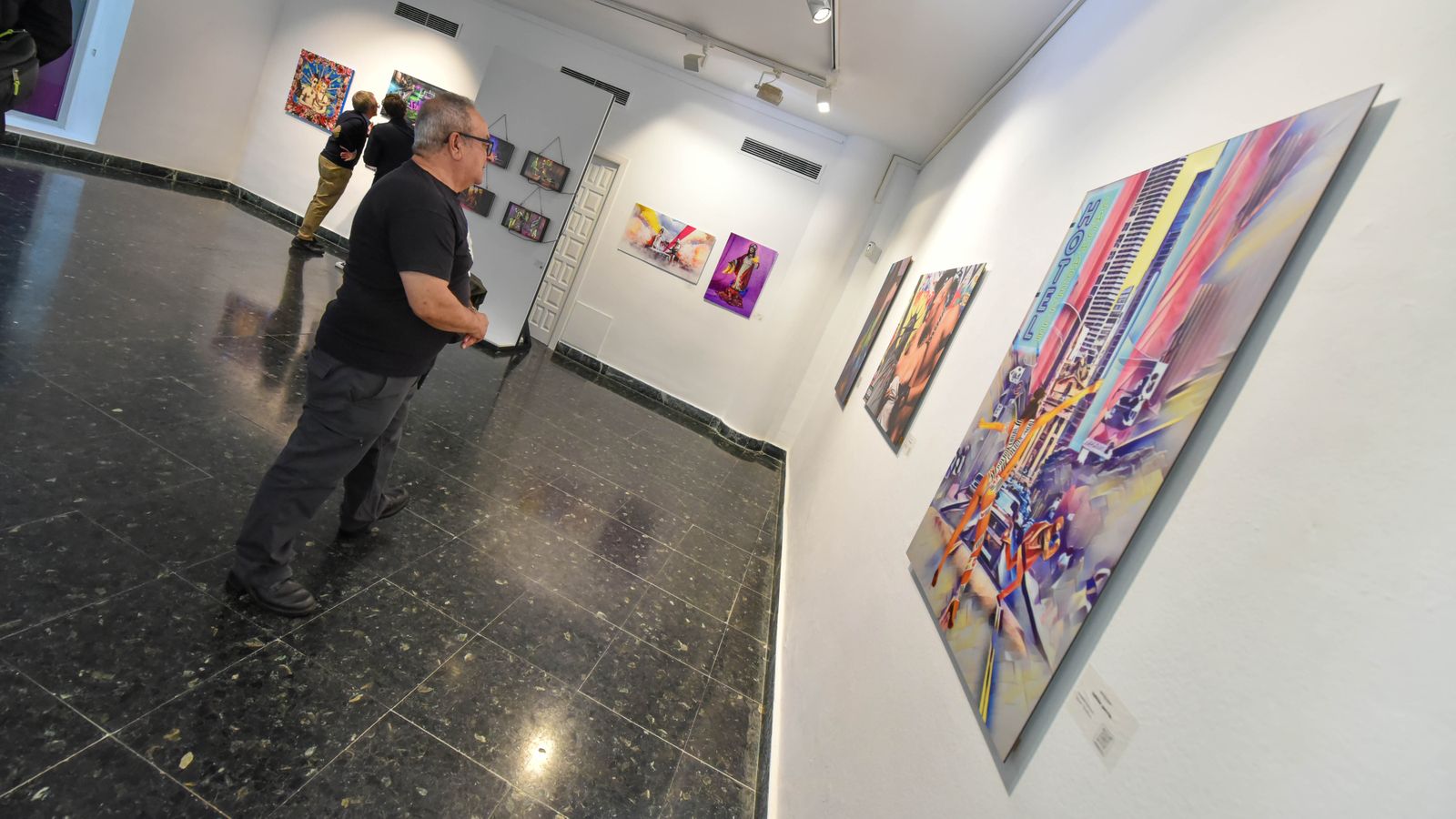 La exposición 'Sex-upone' en la Línea, en imágenes