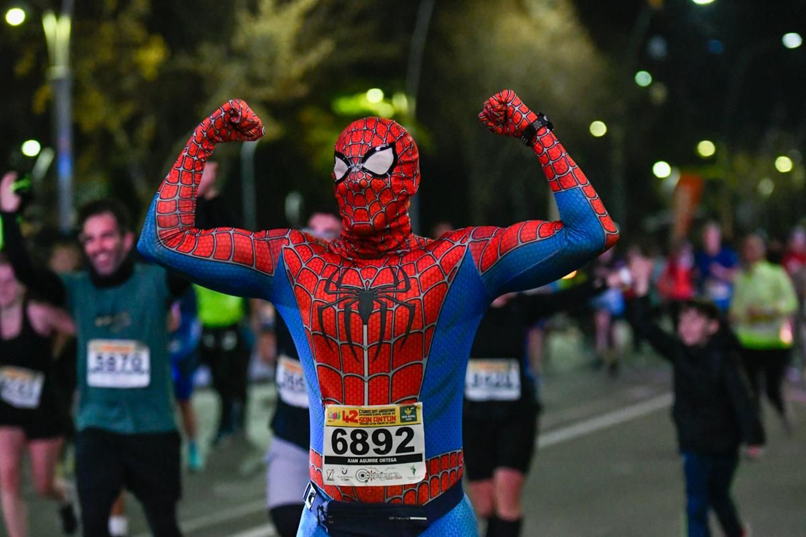 En imágenes: búscate en tu llegada a meta de la Carrera de San Antón 2025 (10)