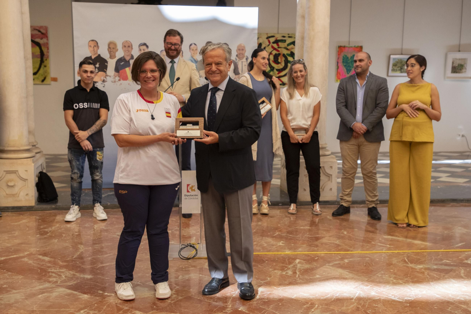 foto_recepcin-por-parte-de-la-corporacin-provincial-a-los-deportistas-olmpicos_21_53985183849_o.jpg