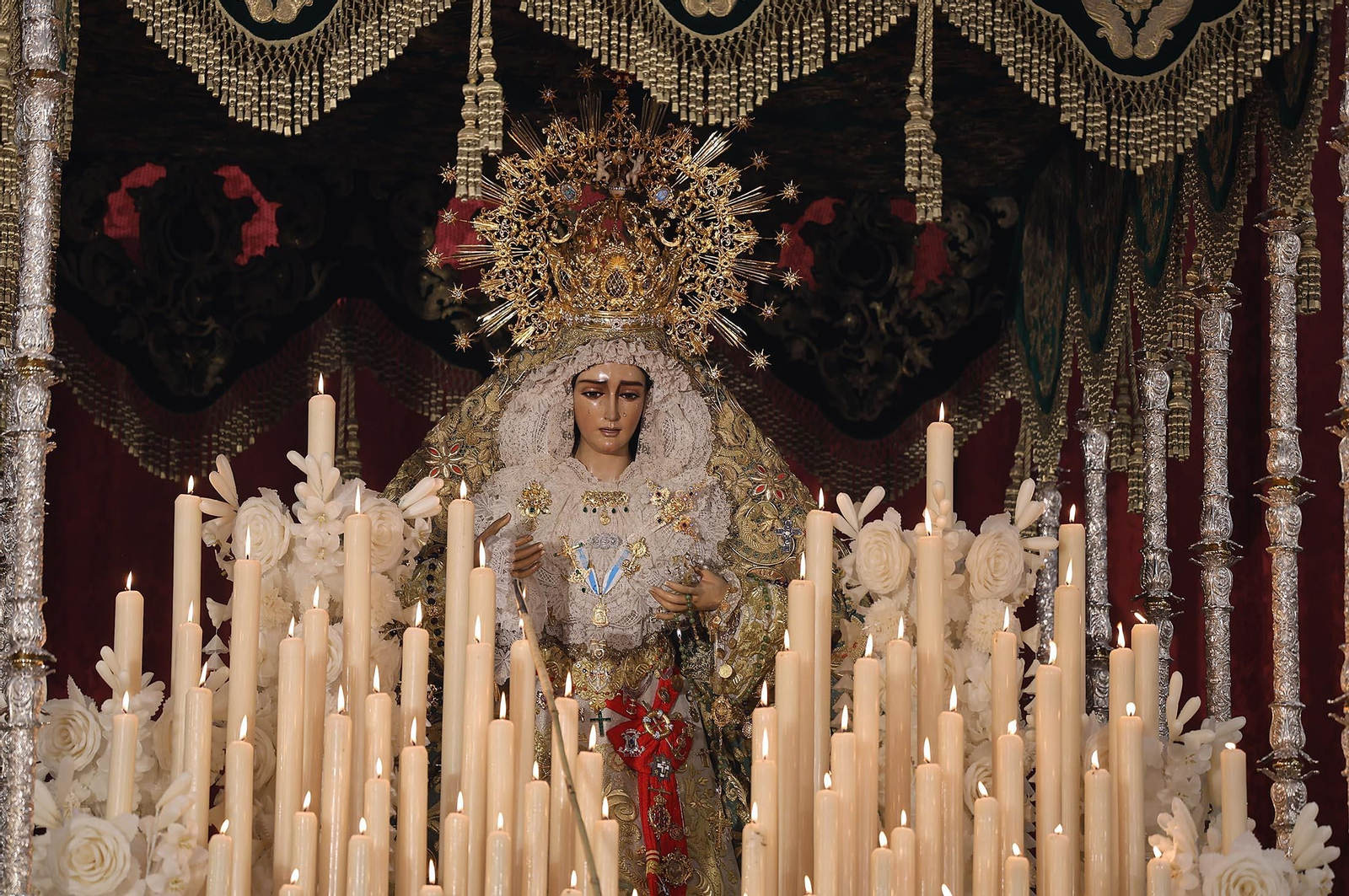 Imágenes de la procesión extraordinaria de la Virgen de la Esperanza por las calles de Huelva