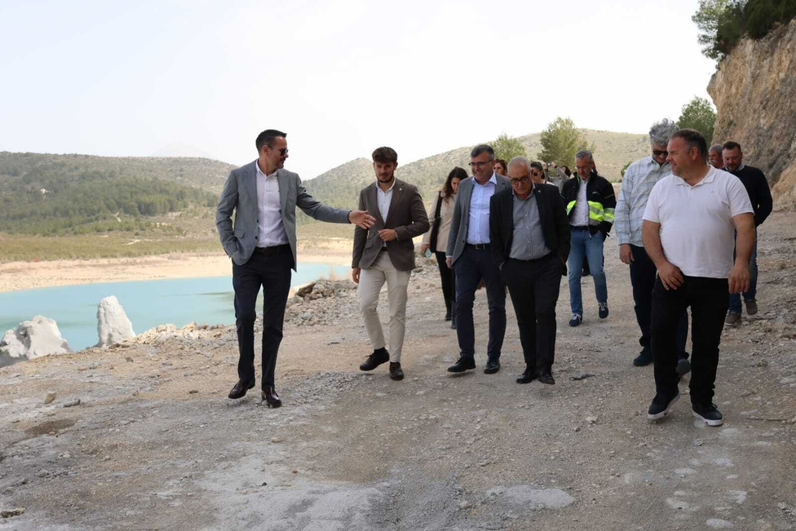 Imagen de la visita a las obras del Embalse de San Clemente de Granada