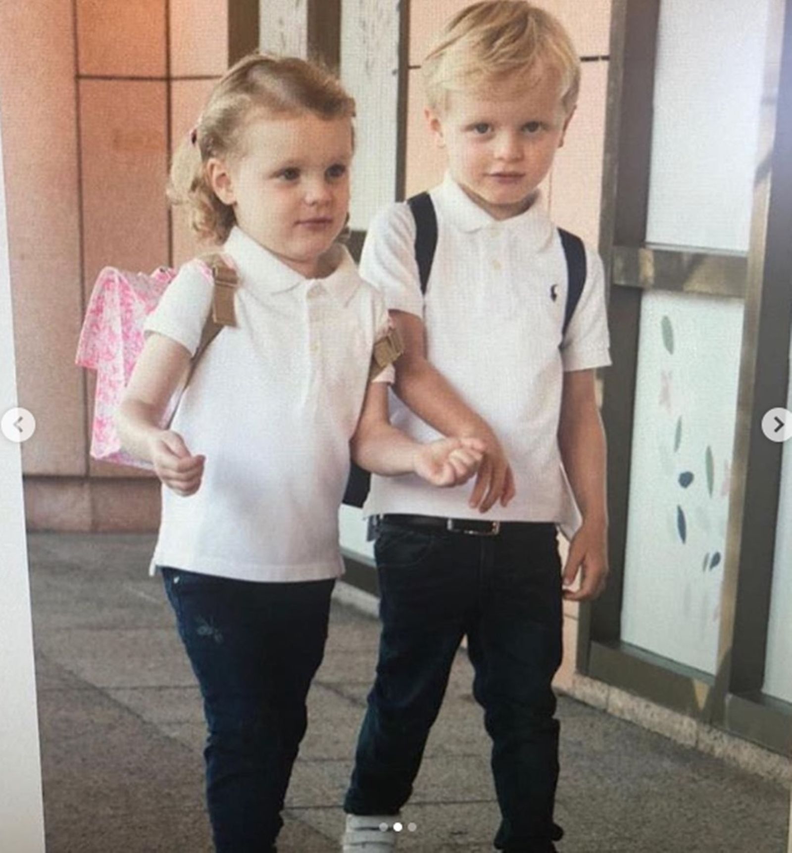 Los mellizos de Alberto y Charlene de Mónaco entran al cole su primer día
