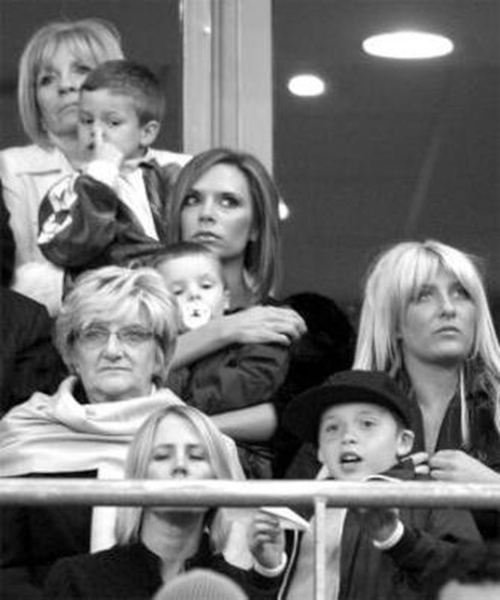 Beckham celebra cien partidos junto a su familia