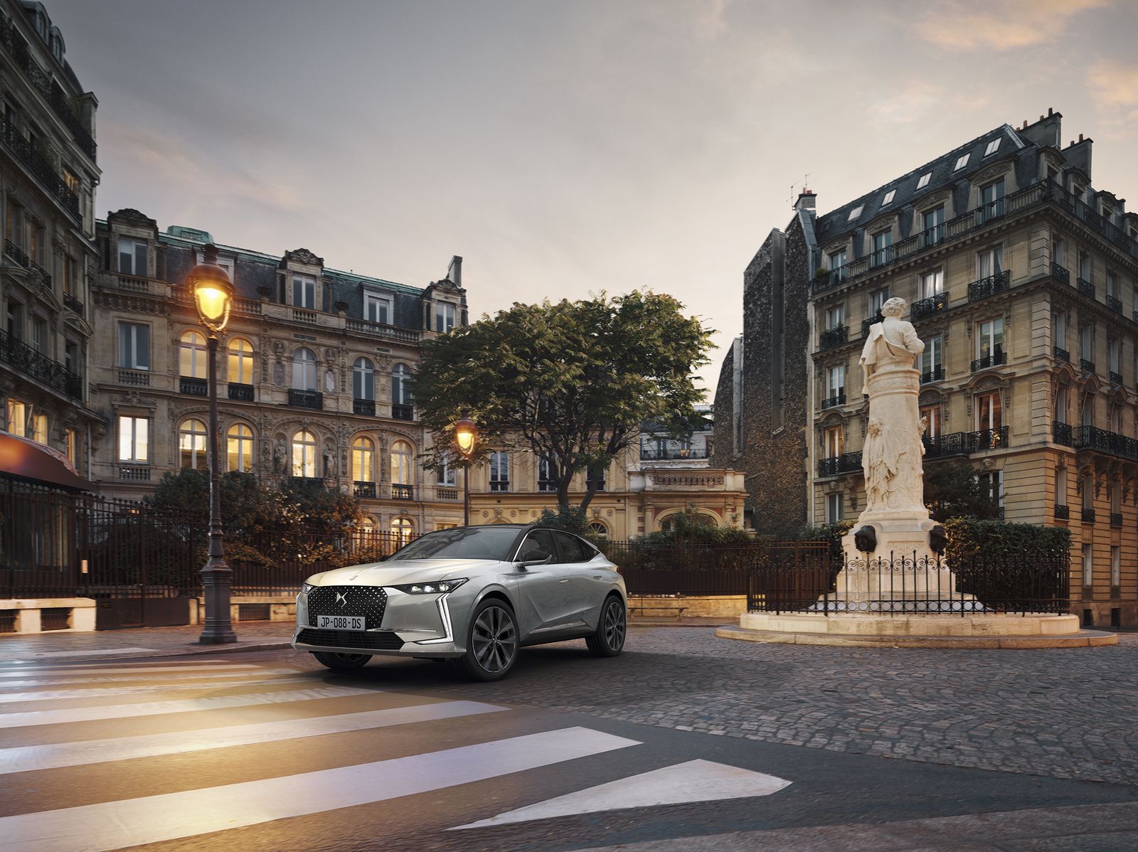 DS 4, refinamiento y mucha tecnología para el nuevo compacto de PSA