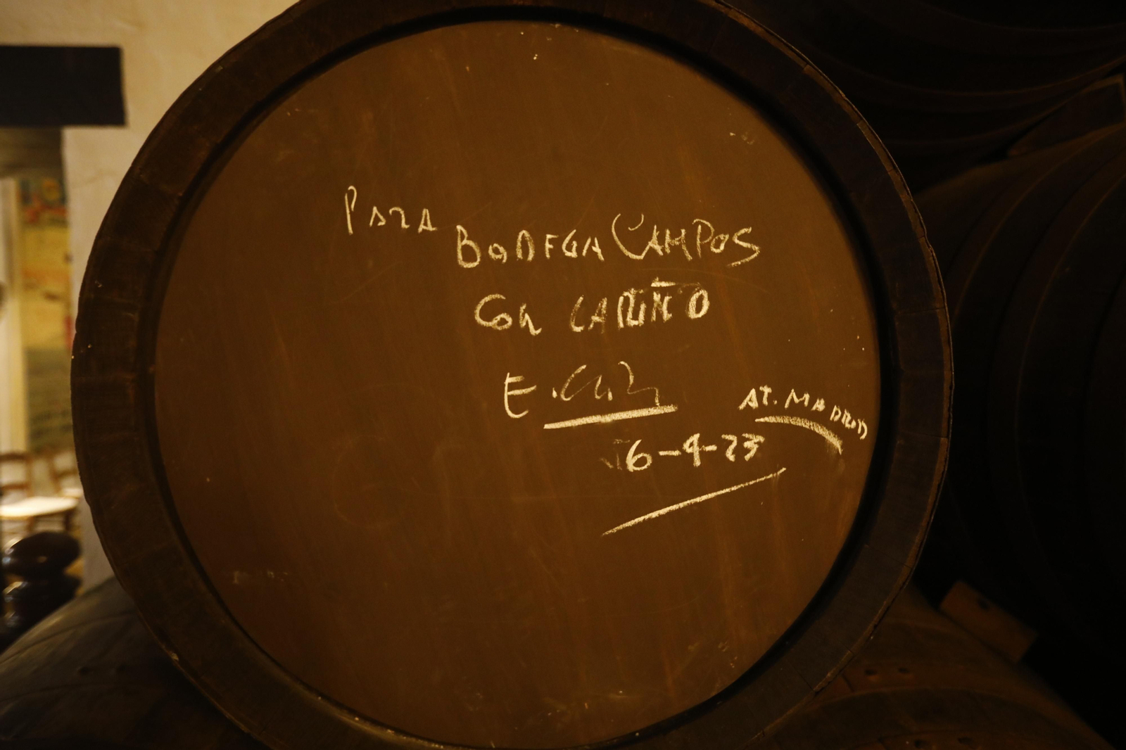 En fotos, visitamos el restaurante de Córdoba con más autógrafos de famosos