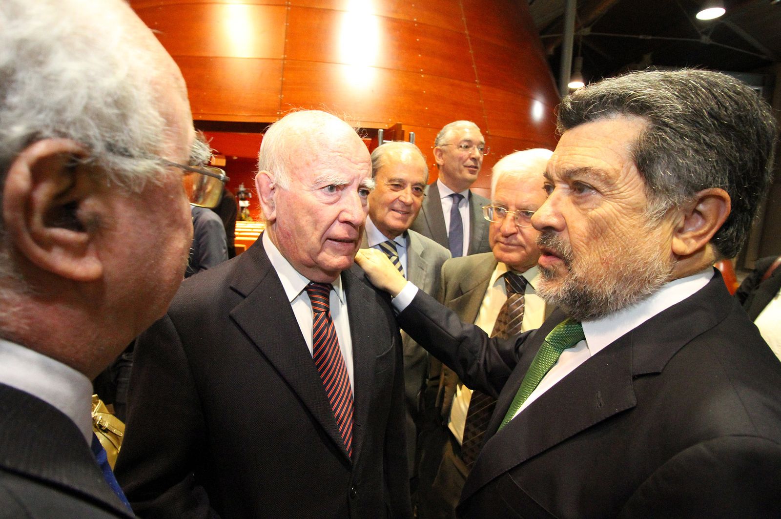 Imágenes de la toma de posesión del nuevo presidente del Puerto de Huelva, José Luis Ramos.