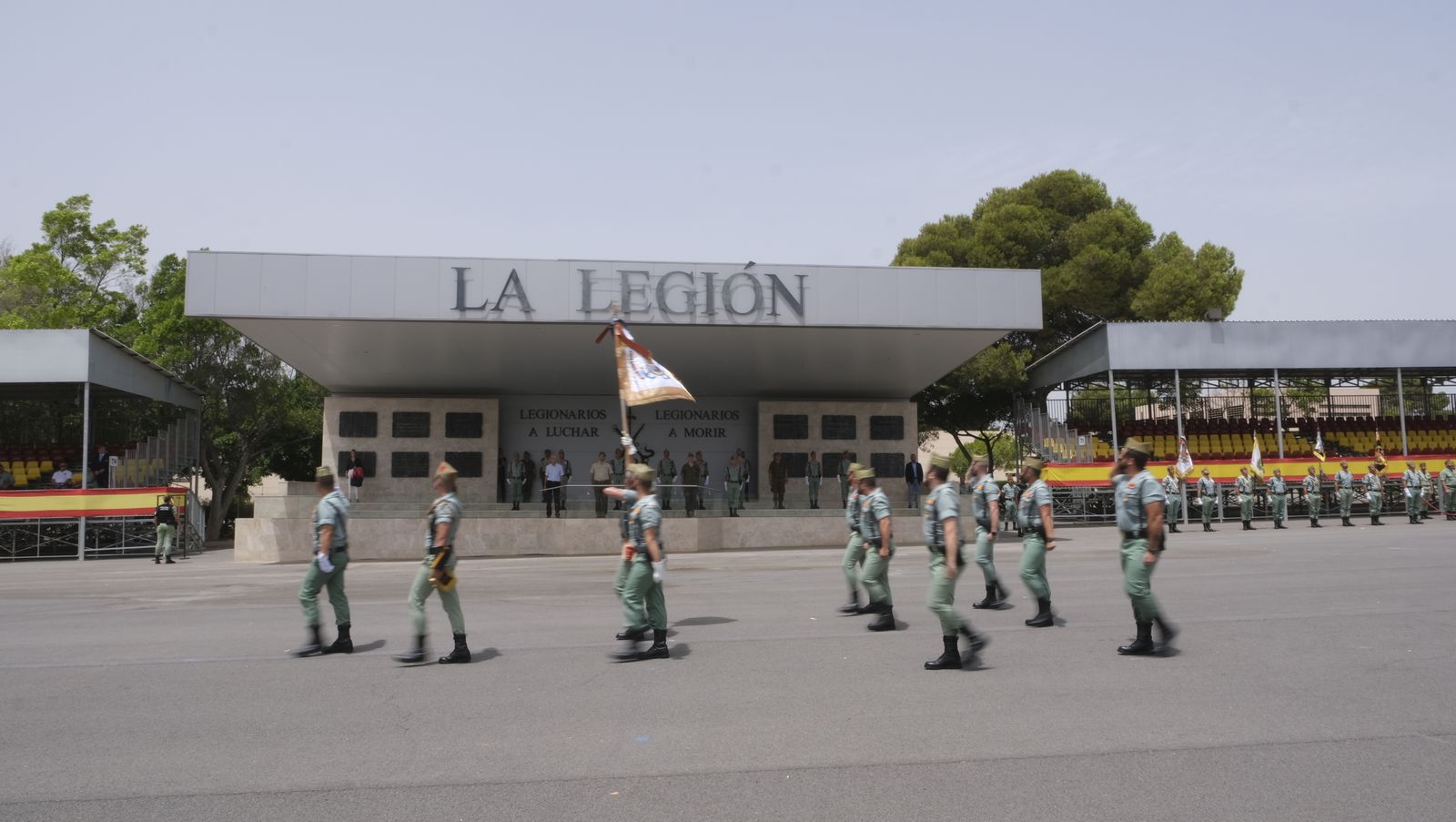 Visita de la Ministra de Defensa Margarita Robles a La Legión Española, en Viator