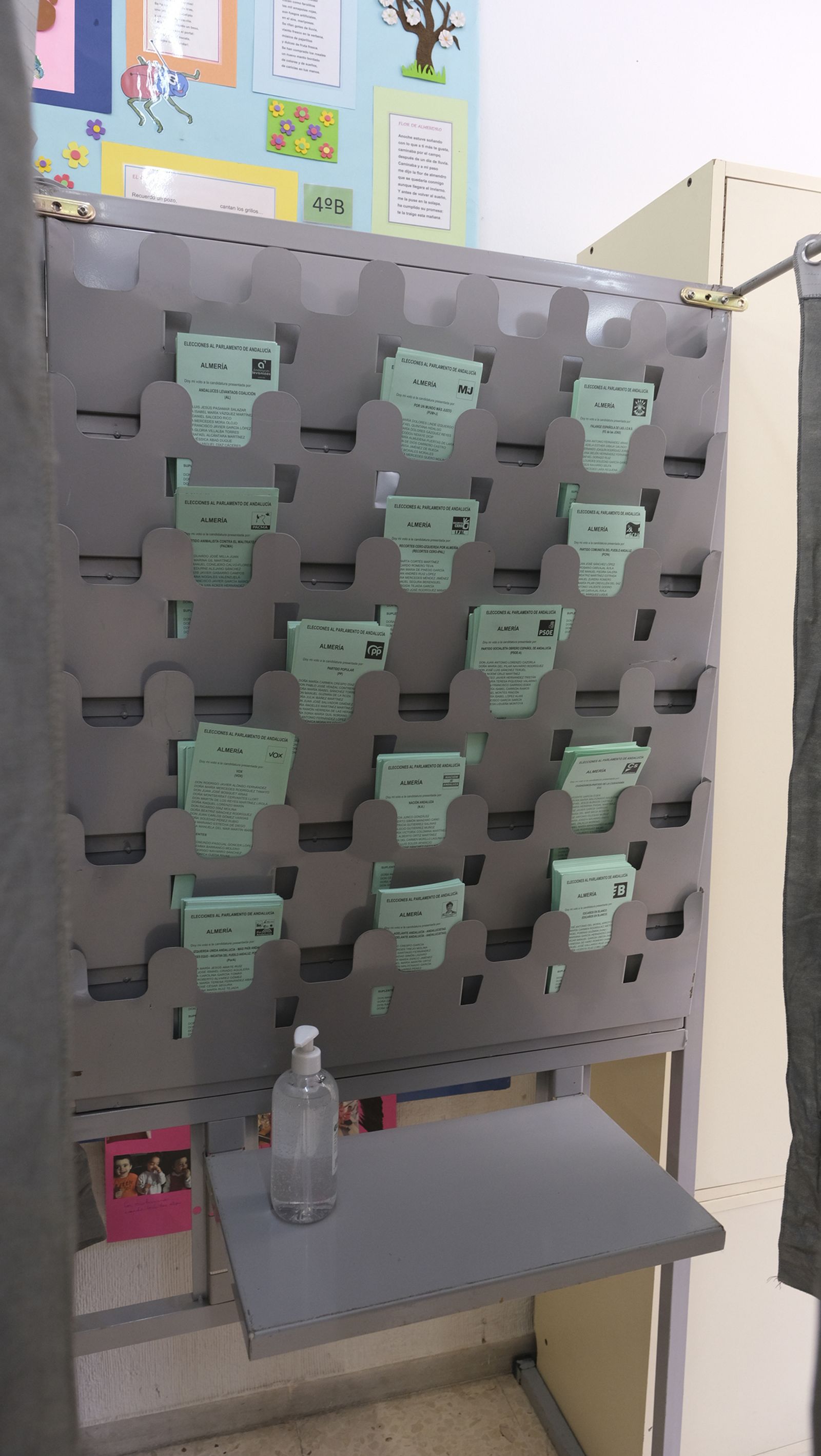 Imágenes de la votaciones en Almería al parlamento andaluz