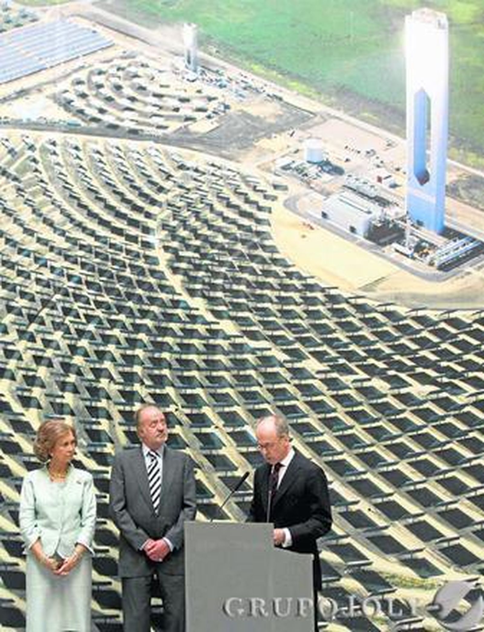 En la planta de Abengoa de Sanlúcar la Mayor, en 2009.  Foto: D.S.