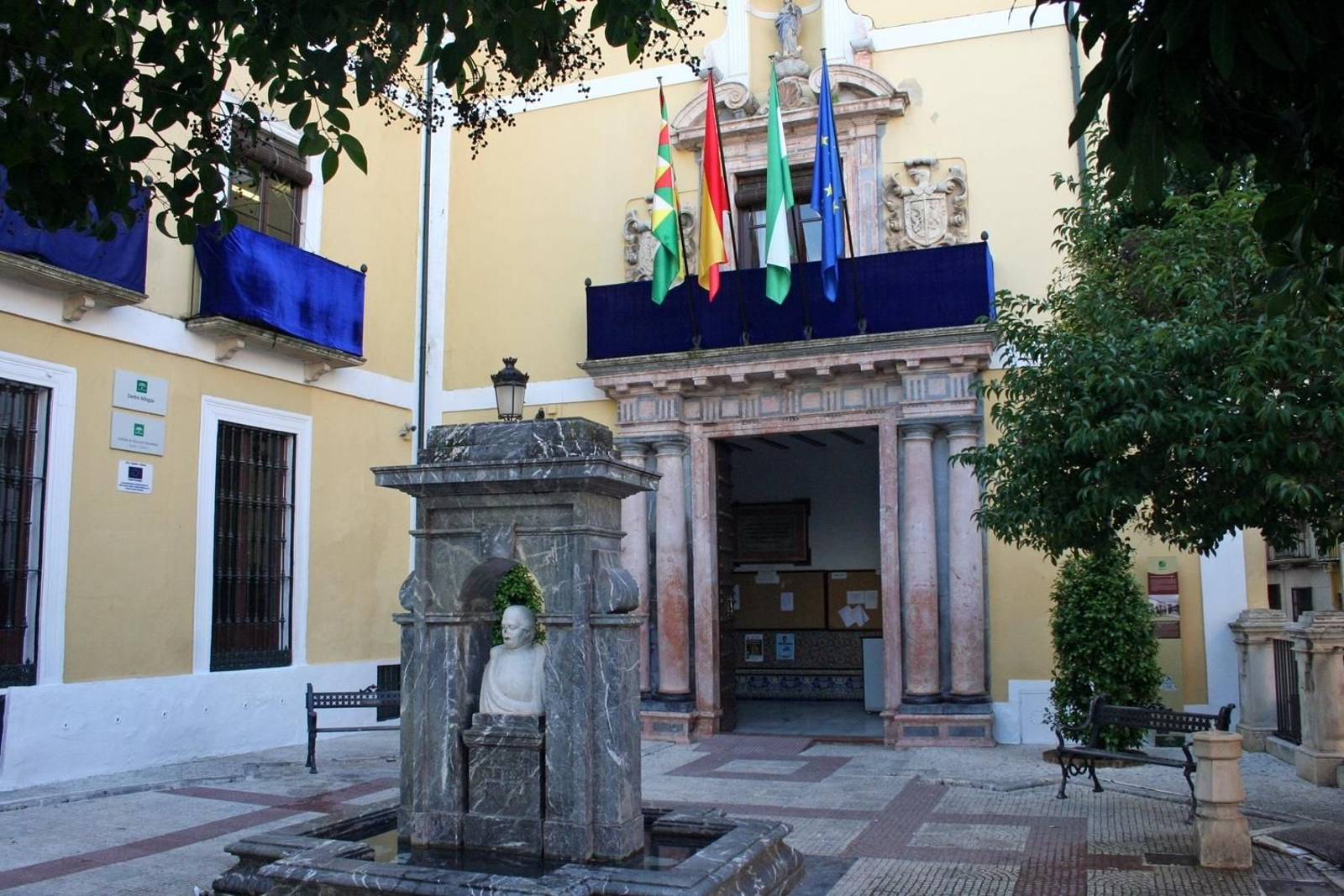 Fachada del instituto Aguilar y Eslava, en Cabra.