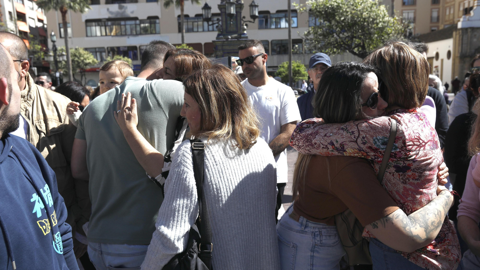 Las fotos de la concentración por la muerte de Lydia,  la niña nacida de forma prematura