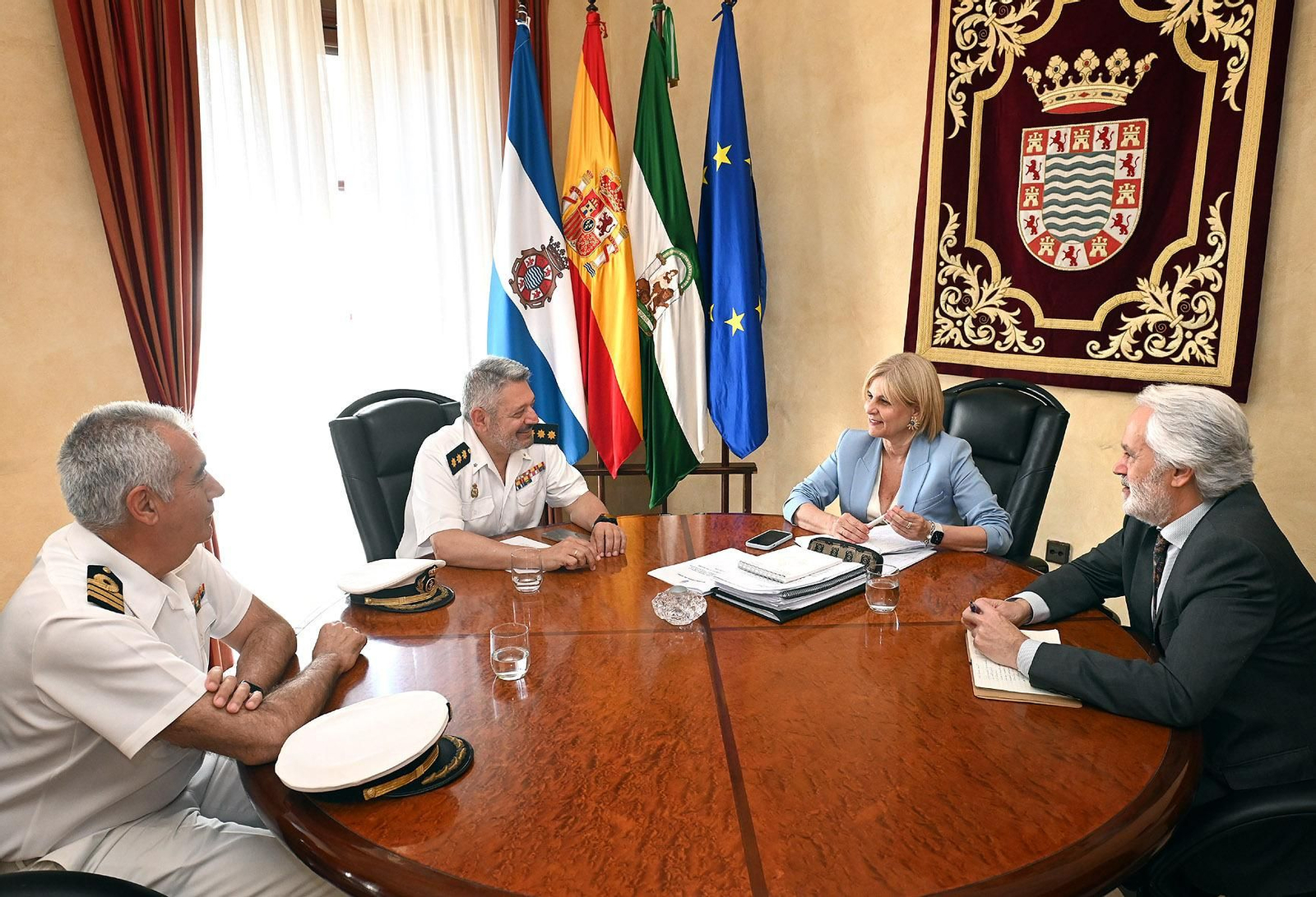María José García-Pelayo y Agustín Muñoz, con Ángel Javier Umbría Baspino y Ortega Belizón.