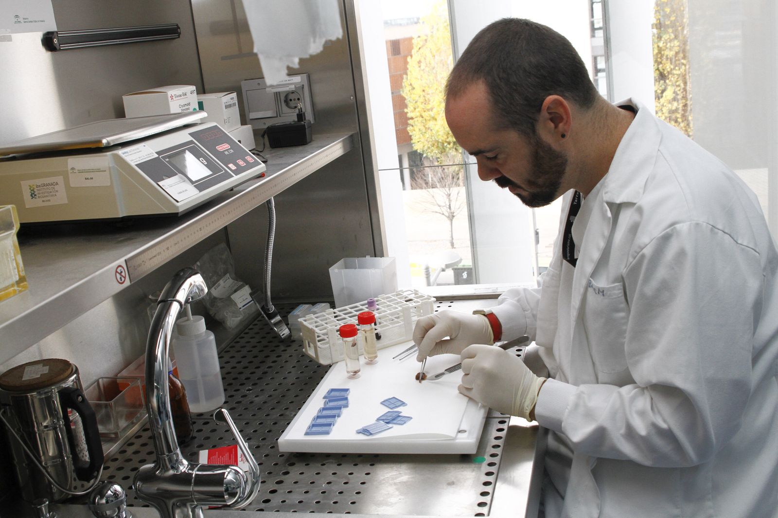 El Biobanco de Granada desarrolla un nuevo sistema para gestionar las muestras biológicas