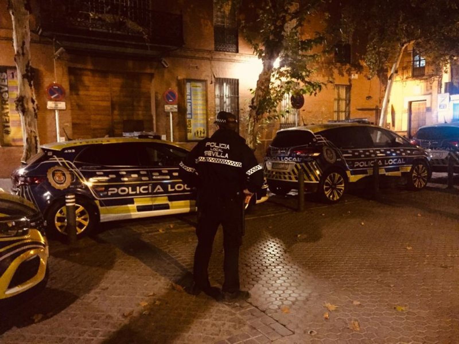 CSIF y SPLS critican la falta de un espacio propio para el estacionamiento de los coches patrulla del centro