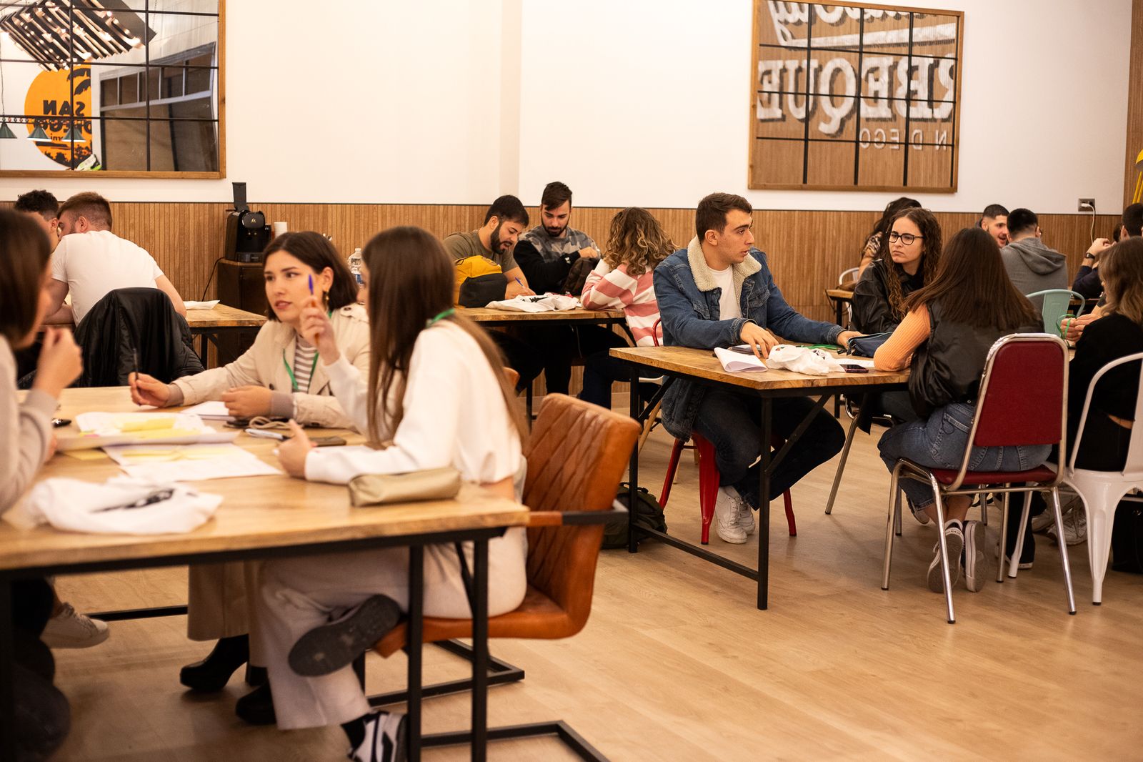 Alumnos de UAL Emprende hicieron dinámicas de grupo en las instalaciones de Globomatik.
