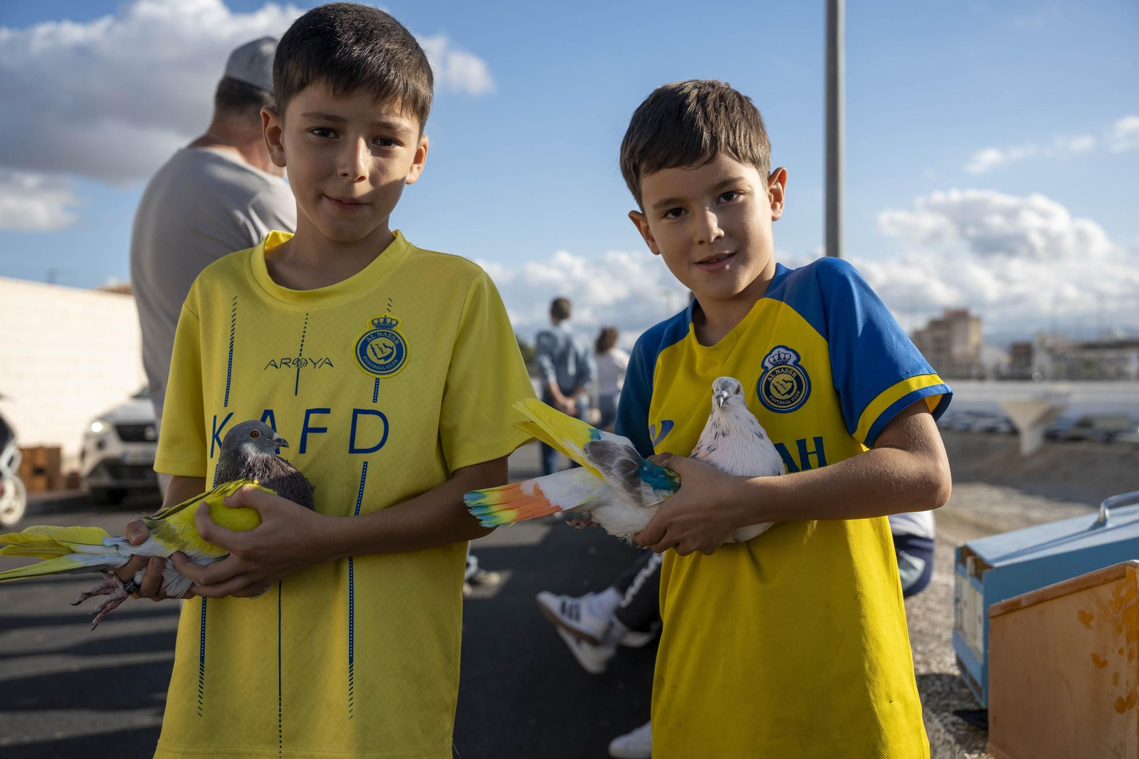 Las mejores imágenes de la suelta de palomos en la Feria de Albox