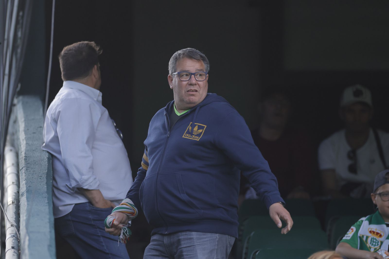 Búscate en las fotos del Betis-Manchester